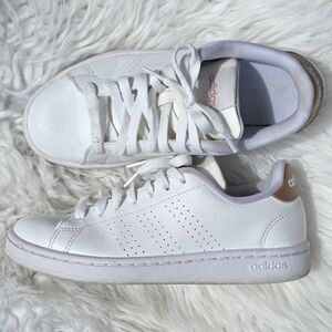 Adidas Advantage Women's Sz.6 White Leather Sneakers Gold Logo Detailed
